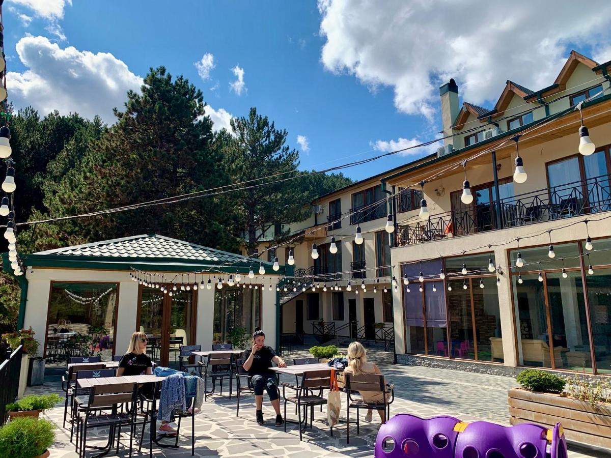 Hotel Сурами Экстерьер фото